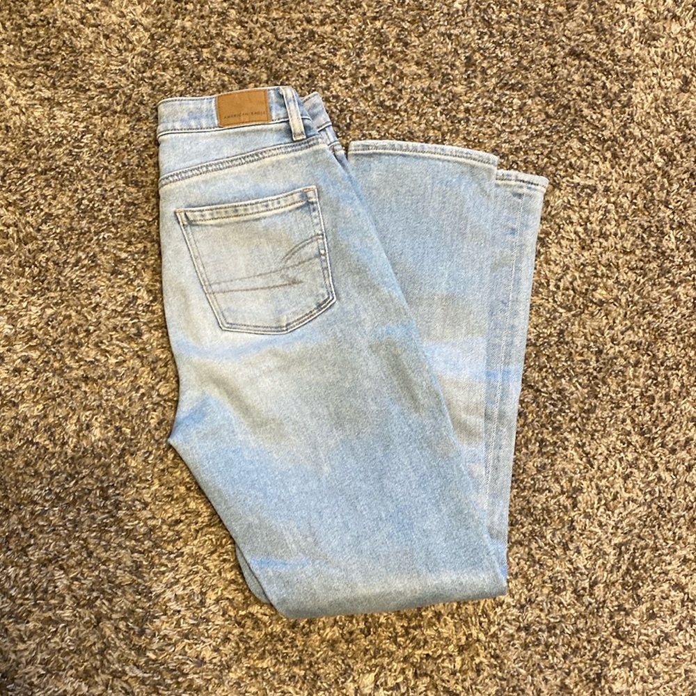 American Eagle Light Wash Ripped Mom Jean